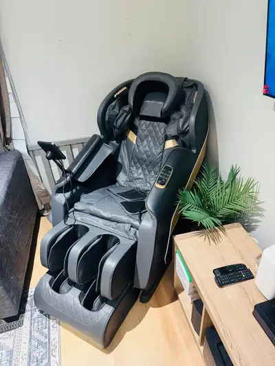 Massage Chair with Zero gravity for Sale!!, View more