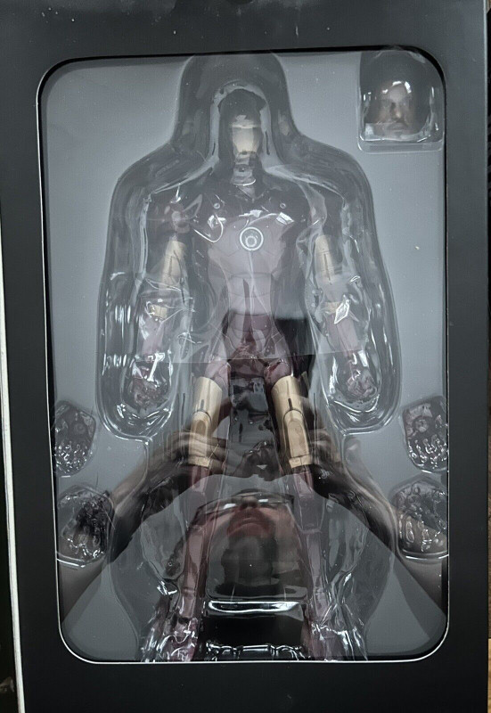 Ironman Mark III by Hot Toys MMS75 in Toys & Games in Ottawa - Image 3