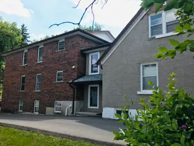 Apartment Description - Welcome Group for 1 Unit 5 room, available Single also! - 4 Unit(21 bedrooms...