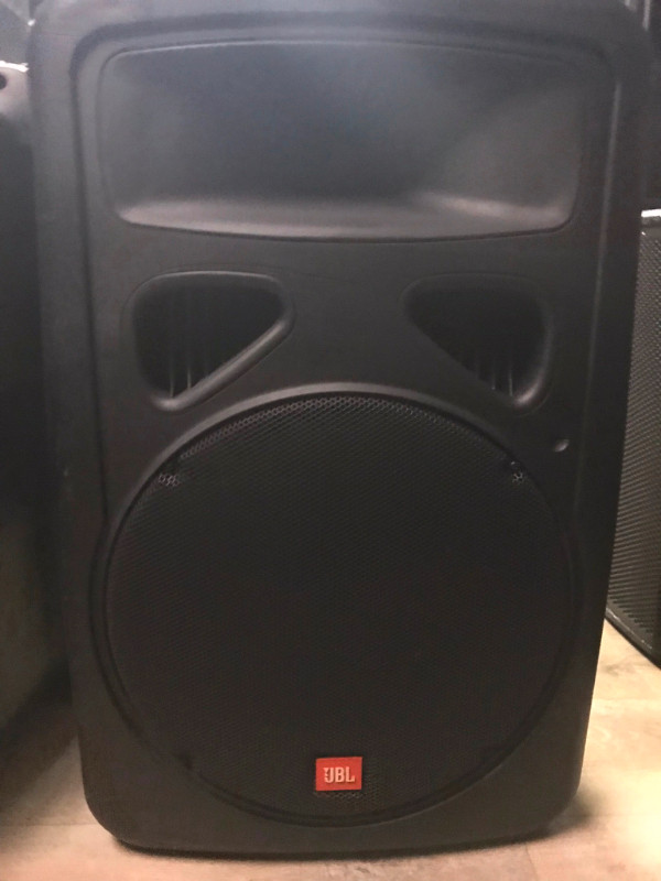 JBL EON15-G2 POWERED PA SPEAKER 15 INCH 400 WATTS dans Autre  à Ville de Montréal - Image 4