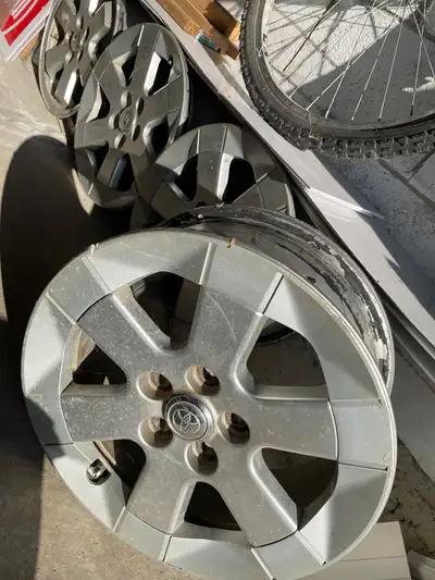Good condition summer tire rims All 4 included Bought for Toyota Corolla 16”