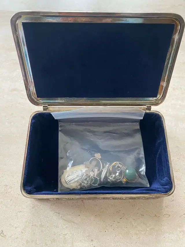 Vintage Silver Jewelry + Heavy Silver Plated Box in Jewellery & Watches in City of Toronto - Image 3