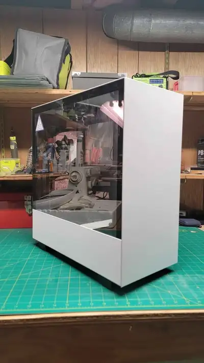 Excellent and great-looking computer case. Includes its original fans, drive cage, and RGB lighting....