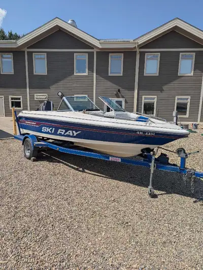 FOR SALE: 1993 Sea Ray 19' Ski Ray - Like New! Ready for endless summer fun? Look no further! We're...