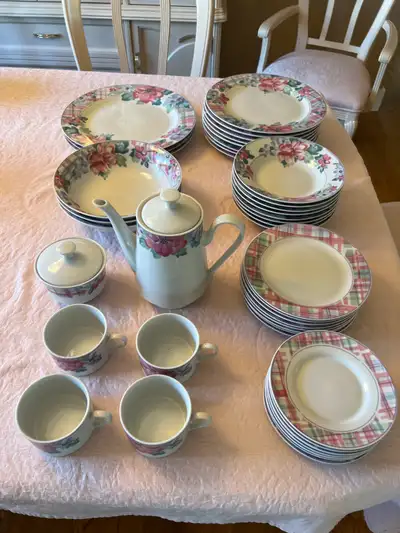 Gallery by Inhesion Floral Dinnerware, View more