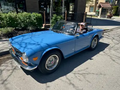 1973 TRIUMPH TR6 O/D 1973 TRIUMPH TR-6 CONVERTIBLE. FRENCH BLUE WITH BLACK TRIM, TOP, TOP BOOT. FACT...