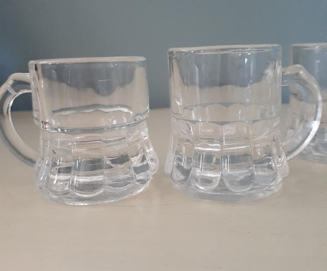 Vintage Federal Glass clear handled beer mug shape shot glasses in Arts & Collectibles in Markham / York Region - Image 4