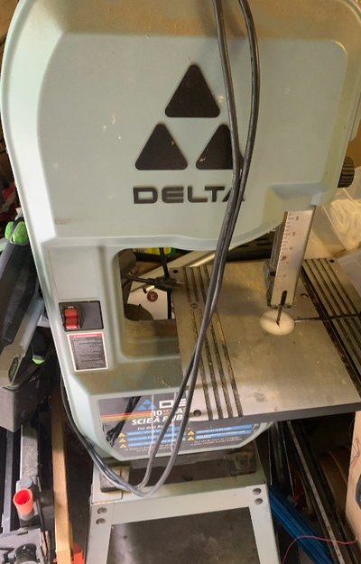 Delta band saw 10 inch 28-195C $450 OBO - It was working great until one of the bands saw tires brok...