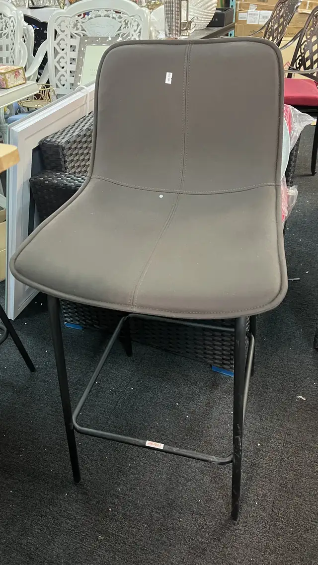 Upholstered Counter Height Bar Chair, 26" (66 cm) Kitchen Stools in Chairs & Recliners in Markham / York Region - Image 2