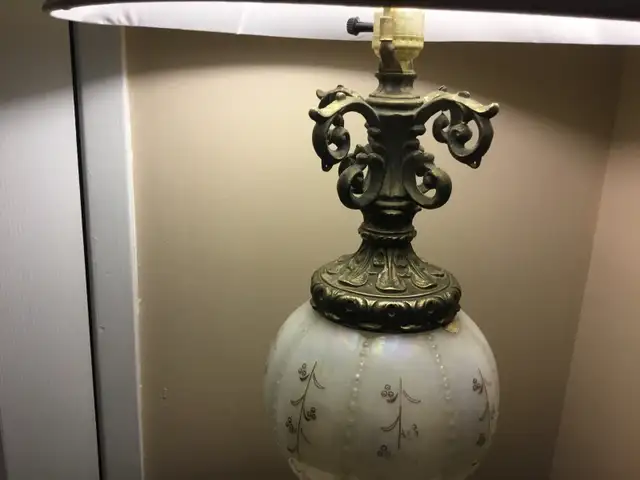 Vintage Table Lamp in Indoor Lighting & Fans in Mississauga / Peel Region - Image 6