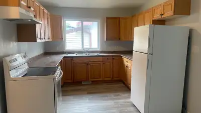 3 bed 1 bath upper unit