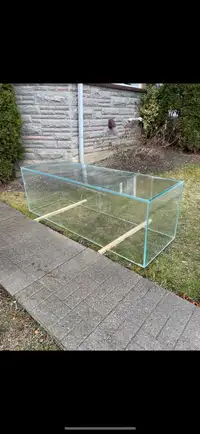 180 Gallon Aquarium and Stand - chipped glass