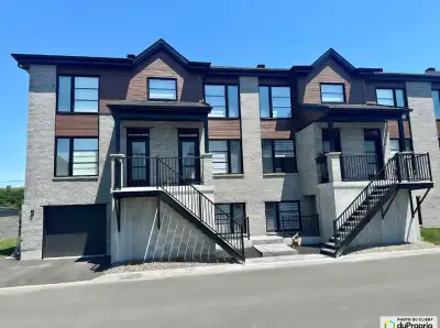Grand 4 1/2 à aire ouverte avec 2 chambres fermées et une très belle luminosité naturelle grâce aux...