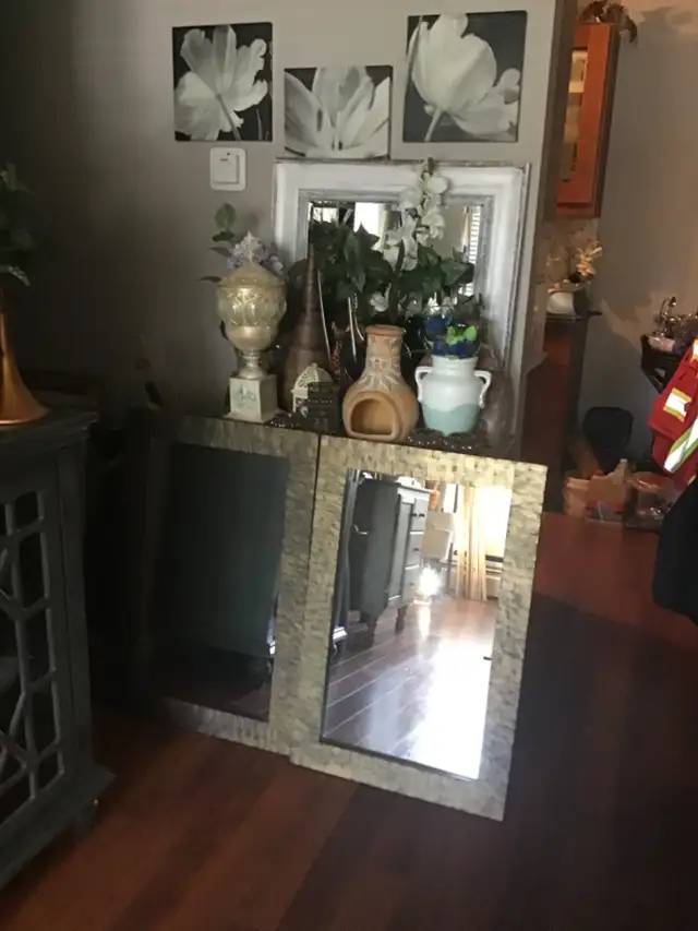 Beautiful 2 wall mirrors, solid wood frame in Home Décor & Accents in Calgary - Image 6