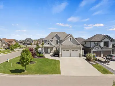 Spacious 4+1 Bed Lakeshore Home for Rent w/ Finished Basement