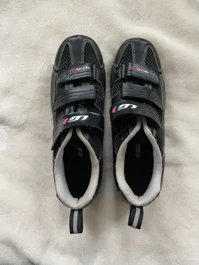 Women's Cycling Shoes Size 8.5, View more