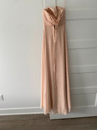 Robe couleur rose champagne