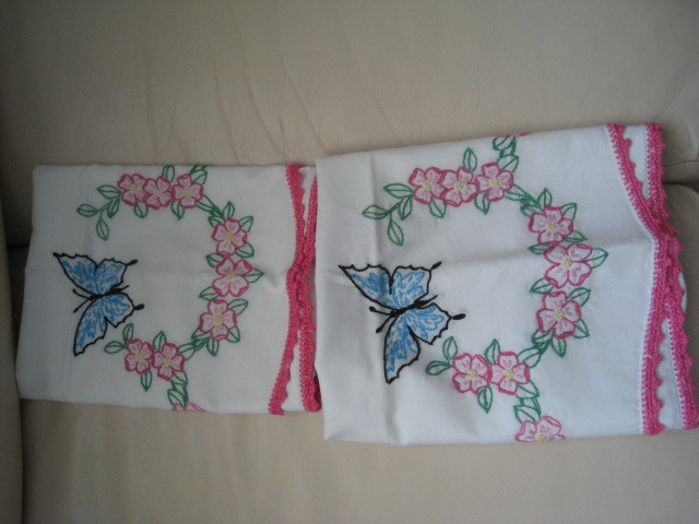 Vintage Embroidered Pillowcases on 100% Cotton in Bedding in Oakville / Halton Region - Image 3