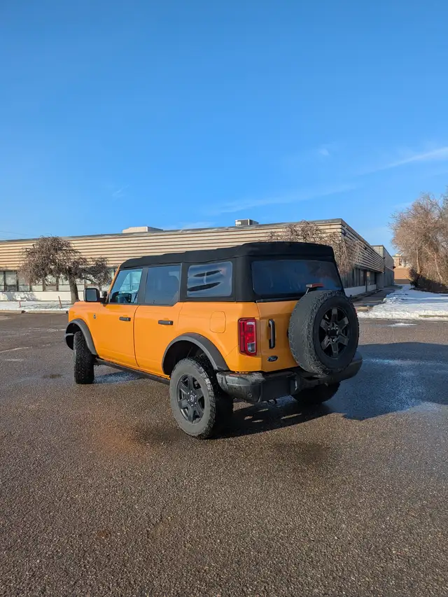 2022 Ford Bronco Black Diamond in Cars & Trucks in City of Montréal - Image 7