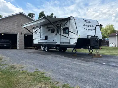 Very good Rv, come with rack bike, tow bares, BBQ, cable, and more ready to go camping now, make me...