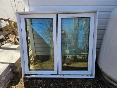 Fenêtre verre triple Caron et Guay 50 hauteur 44,5 largeur , View more