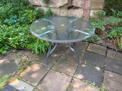 Free  48'' Patio Table with Umbrella Hole,  Gratuit Table Patio, View more