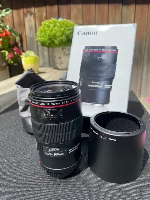 Canon EF 100mm f2.8 L IS USM