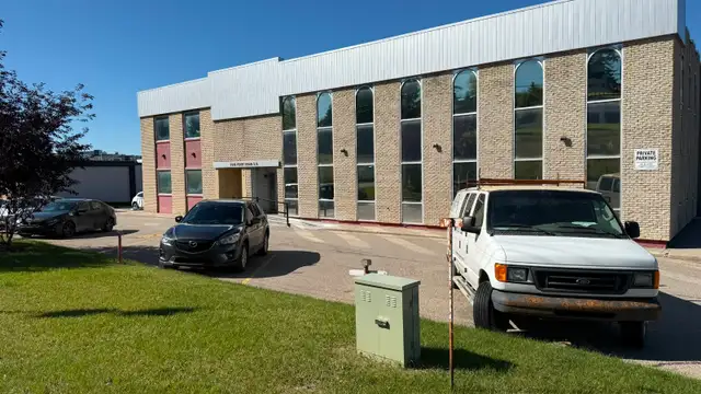  FURNISHED PRIVATE OFFICE FOR LEASE – SE CALGARY$625/MONTH |