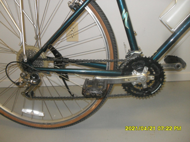 Vélo Specialized / CrossRoad sport dans Randonnée, ville et hybrides  à Granby - Image 4