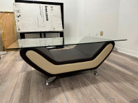 Beautiful modern cocktail table / coffee table