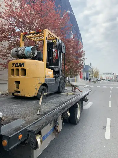 We offer a professional flatbed Towing and float services & moving services. We pride ourselves on r...