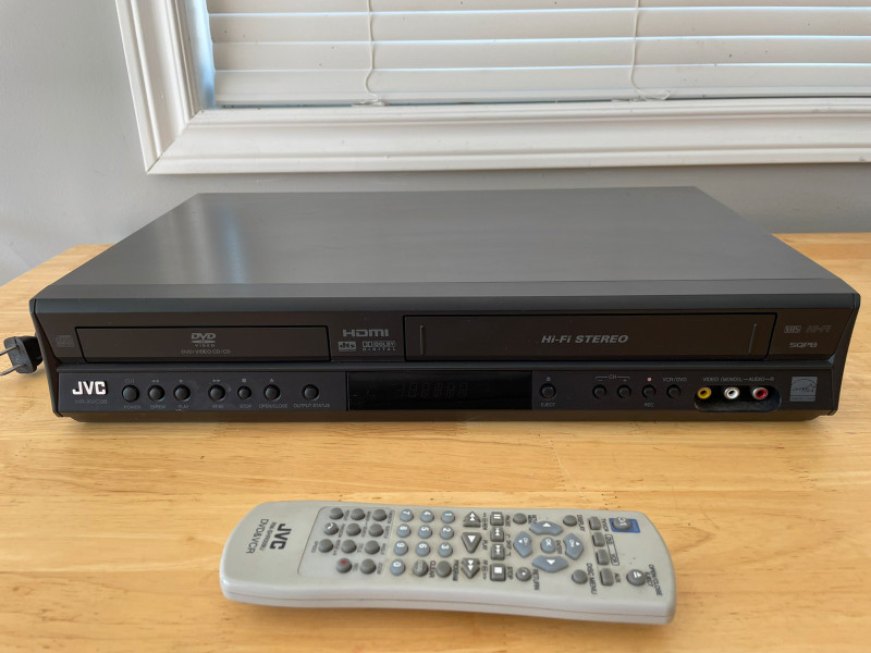 JVC DVD vcr combo player VHS recorder General Electronics Windsor