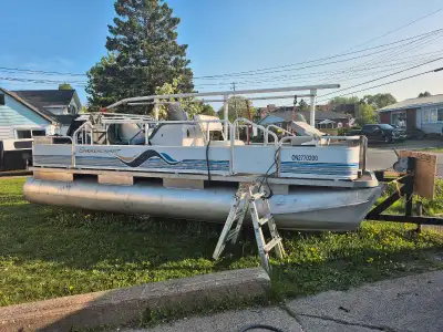 1994 20 foot smokercraft 40hp mercury 2 stroke 1991 titan trailer Floor and carpet in good shape, ne...