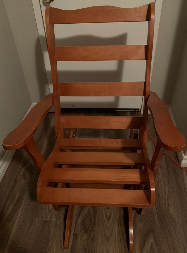 Rocking chair  in Chairs & Recliners in Chatham-Kent
