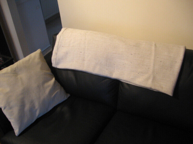 Gurli (Ikea) Throw Blanket : 120 x 180 cm in Bedding in Oakville / Halton Region