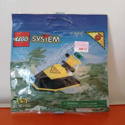 Emballage neuf scellé ! Date de 1998 ! Disponible à Montréal près du métro Langelier ! Possibilité d...