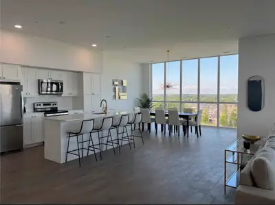 The Eighteenth - Luxury Penthouse in Niagara, ON