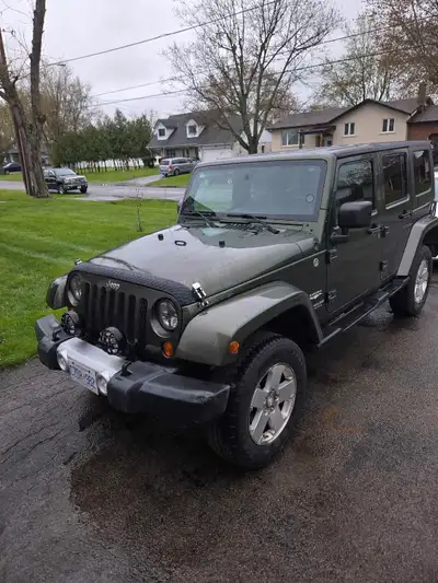 2008 Jeep Wrangler Sahara Unlimited 3.8L V6 Recent work done: Brake pads and rotors all around Right...