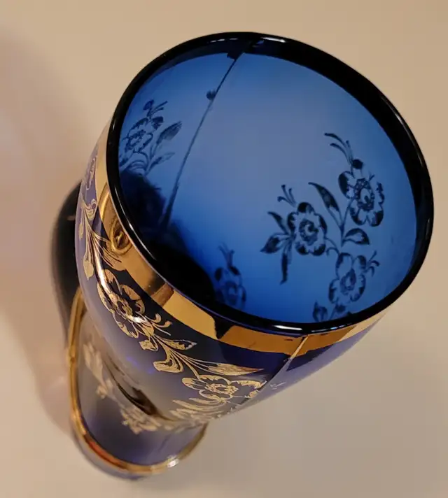 Vintage San Marino Cobalt Blue Glass Boot Glass w/ Gold Flowers in Arts & Collectibles in Oshawa / Durham Region - Image 8