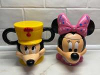 MICKEY & MINNIE DISNEY ON ICE CUPS WITH LID, 2001 MINT CONDITION