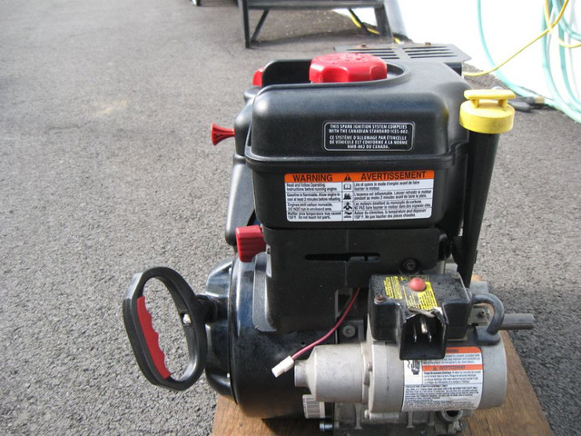 moteur souffleuse 2012 16.50 husqvarna shaft 3/4 & 1 pouce pret dans Tondeuses et souffleuses  à Laval/Rive Nord - Image 3