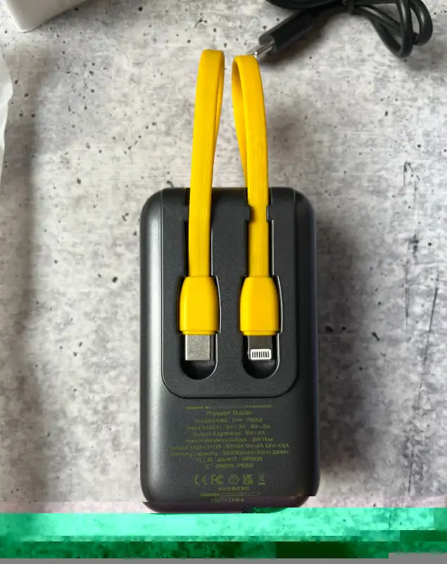 NEWDERY Portable Power Bank 10000mAh (Wireless + USB C + Apple) in General Electronics in Vancouver - Image 3