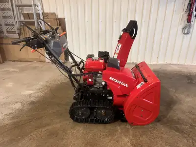 souffleuse Honda HSS724A, View more