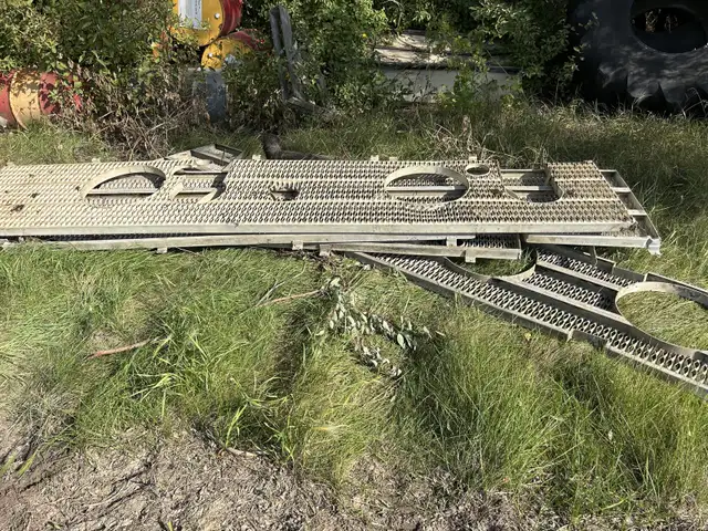  Aluminum 4” piping and expanded aluminum decking , A&C train do in Heavy Equipment Parts & Accessories in Prince Albert - Image 3