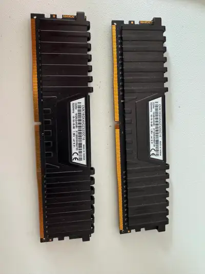 Corsair CMK16GX4M2Z3200C16 Vengeance LPX 16GB (2 X 8GB) DDR4, View more