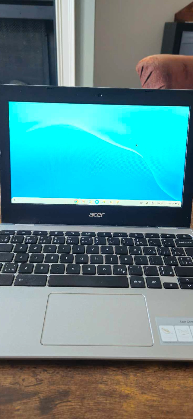 12" Acer Chromebook and Samsung S21 phone combo in General Electronics in Calgary - Image 2