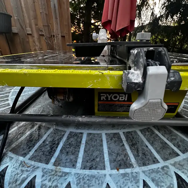 Ryobi Tile Saw in Power Tools in Mississauga / Peel Region - Image 3