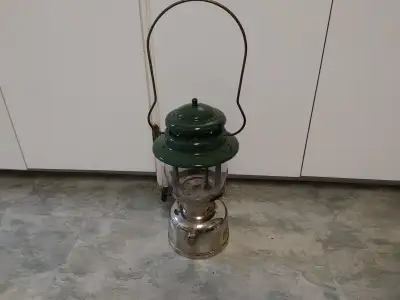 Lanterne à manchon au naphta Coleman, View more