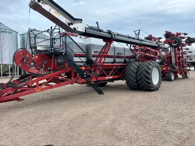 2025 Morris 10 series 820 TBT Brand new. All new ag vision 8 camera system 900 duals Batco conveyor...
