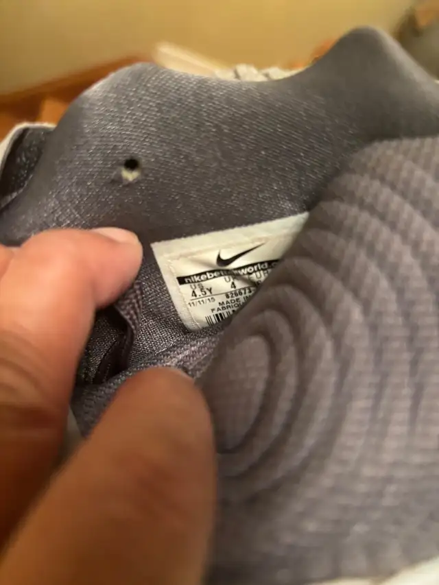 Nike Kyrie Basketball Shoes in Men's Shoes in Mississauga / Peel Region - Image 4